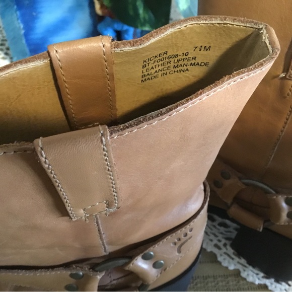 BARE TRAPS MOTO TAN LEATHER BOOTS/ NWOT/SIZE 7.5/ 1/2” FRONT WEDGE/3” HEEL - Picture 4 of 5